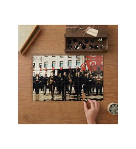 Atatürk - 29 Ekim Cumhuriyet Bayramı Tasarımı 240 parça Ahşap Puzzle Ahşap Kutuda MP06943