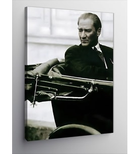 Kanvas Tablo Mustafa Kemal Atatürk Arabada