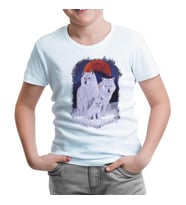 A Wolf Family in front of a Red Moon Scene Beyaz Çocuk Tshirt