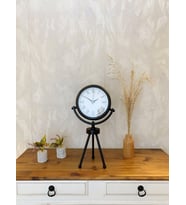 Siyah Metal Mini Tripod Masa Saati 45×26 Cm