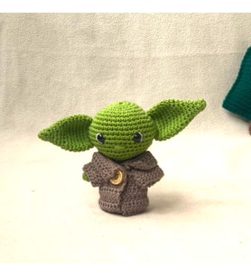 Baby Yoda El Yapımı Figür Oyuncak (Yeşil)