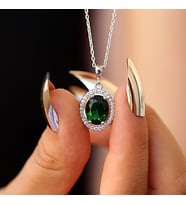 Yeşil Beyaz Zirkon Taşlı Oval Gümüş Kolye