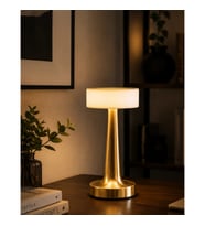 Gold Mantar LED Masa Lambası – 3 Renk Dimmerli Dokunmatik Type-C Şarjlı Kare Tasarım