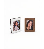 Masa Üstü Mini Ahşap Fotoğraf Çerçevesi 7×9 cm – Kişiye Özel Fotoğraf Baskısı Dahil-Ceviz, Beyaz renk