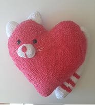 Mi-Knitting, Kedi Figürü Kırlent, Çocuk Odası Kırlent, Bebek Odası Kırlent, Dekoratif Kırlent, Elişi Kırlent, Punch Nakışı Kırlent
