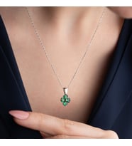 Vaoov 925 Ayar Gümüş Yeşil Taşlı Minimal Yonca Kolye