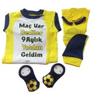 Hoşgeldin Bebek, Yenidoğan Unisex Bebek, Sarı Lacivert Taraftar Dörtlü Set, Aksesuarlı Taraftar Çorap ve İsimli Emzik Askısı Hediye Seti (Sarı-Lacivert)