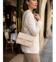 Krem Kapitone Suni Deri Gold Zincirli Omuz Çanta 23×16 cm