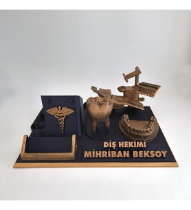 Kişiye Özel Masaüstü İsimlik ve Kartvizitlik Diş Hekimi, Diş Doktoru, Diş Teknisyeni, Ortodontist, Evlilik Yıl dönümü hediyesi, Ofis Hediye, Doğum Günü Hediyesi, Kişiye Özel İsimlik, Masa İsimliği, Yeni İş Hediyesi