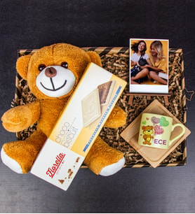 eJOYA Kişiye Özel Türk Kahvesi Fincanı & Peluş Ayıcık & Choco Biscuit & Fotoğaflık Hediye Paketi 111781