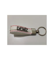 Isimli Anahtarlık (Beyaz Kayış Üzeri Kırmızı Dikiş) Beyaz Renk