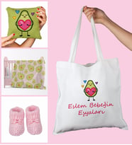 eJOYA Bebeklere Özel Çantasında Kişiye Özel Battaniye Yastık Ve Patik Bebek Hediye Seti 109829 (Pembe)