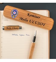 Polislere Özel İsim Yazılı Bambu Kutulu Kalem Seti