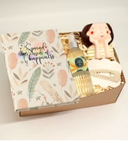 Tüy Tasarımlı Defter& Yeşil Renkli Dream Girl Saksı& İncili Saç Tokası& Eyüp Sabri Tuncer Kolonya Hediye Seti