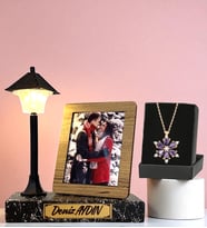 Kişiye Özel Masa Lambası ve Gerçek Ametist Taşlı Lotus Kolye (Siyah)