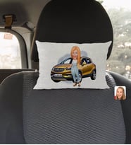 BK Gift Kişiye Özel Plakalı Kadın Opel Mokka Karikatürlü Dikdörtgen Araç Koltuk Yastığı-1