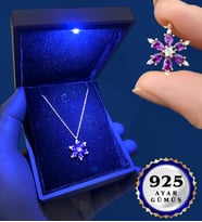 Işıklı Kutusunda Gerçek Ametist Taşlı Lotus Kolye 925 Ayar Gümüş Tasarım
