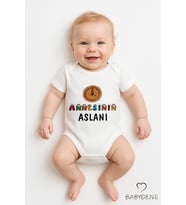 Annesinin Aslanı Yazılı Çıtçıtlı Bebek Body Tulum  %100 Pamuk Kısa Kollu Zıbın  Erkek Bebek Body (Beyaz)