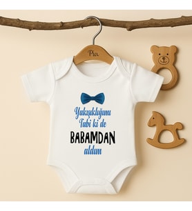 Pia Baby B38 %100 Pamuk Yakışıklılığımı Tabi Ki De Babamdan Aldım Yazılı Tasarlanabilir Bebek Body (Ekru)