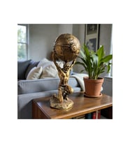 Atlas Heykeli Dünya Küreli Dekoratif Biblo Mitolojik Tasarım 20 cm Antik Bronz Görünüm