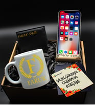 Kişiye Özel Ahşap Telefon Tutacağı &Kişiye Özel Siyah Cüzdan & Kişiye Özel Kupa Bardak Hediye Seti