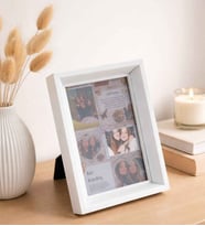 Beyaz Gümüş Şerit Detaylı Fotoğraf Çerçevesi – Modern Masaüstü Tasarım 10x15