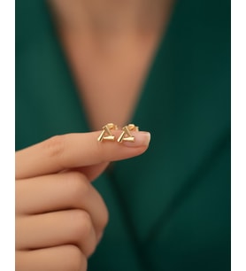 Minimalist Sade Üçgen 14 Ayar Altın Küpe (Gold)
