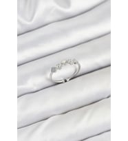 Pirinç Gümüş Renk Minimal Yonca Detaylı Kadın Yüzük TJ-BYK3843