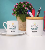 Uçak Mühendisi Türk Kahvesi Fincanı Ahşap Altlıklı ve Kalemlik (Model 2)