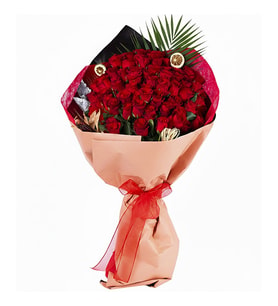 Bukette 60 Kırmızı Gül & Fenix Bitkisi