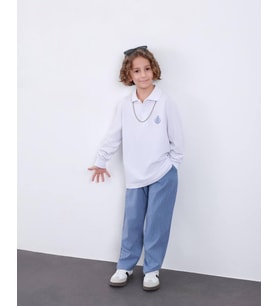 Erkek Çocuk Beyaz Polo Yaka Sweatshirt Siyah Çizgili Pantolon Takım – Şık Rahat Günlük Kombin 5084M