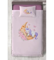 MEKTA HOME BEBEK VE ÇOCUK ODASI Aya Sarılan Unicorn Desenli Pembe Yatak Örtüsü