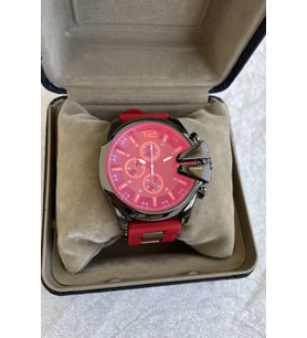 Resmi ve Sportif Kırmızı Siyah Erkek Kol Saati Moda İndirimli Kampanyalı Avantajlı Kuponlu Tarz Şık Premium Unisex Çelik Bileklik Garantili Diesel Rolex Tasarım Genç Lüks Trend Ucuz Babaya Kardeşe Sevgiliye Sözlüye Özel Doğum Günü Hediyesi EşÇift