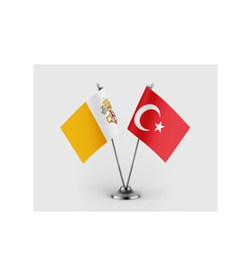 Vatikan Bayrağı ve Türk Bayrağı İkili Saten Masa Bayrağı Takımı