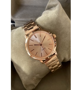 Özel Saat Kutusu ile Minimal Tarz Kadın Kol Saati Metal Kordon Rose Gold Hediye Anneye Arkadasa Sevgiliye Kardese Ese Dosta Teyzeye Ablaya Halaya Kız Kardeşe Yengeye Sürpriz Dogum Gunu Yildonumu Kol Saati Hediyesi Avantajlı Ürün