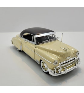 Motor Max Koleksiyon 1 / 24 Ölçek 1950 Chevy Bel Air Krem Model Metal Araba
