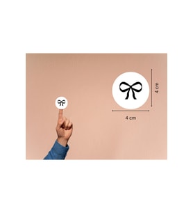 Siyah İnce Fiyonk Baskılı Etiket Yuvarlak Mat Çıkartma Bow Round Sticker 4 Cm (40 Adet)