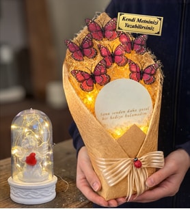 Size Özel Led Işıklı Aynalı Pembe Kelebek Buketi ve Led Işıklı Biblolu Fanus (Model 6)