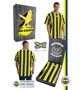 Fenerbahçe Orijinal Lisanslı Sarı Lacivert Çubuklu Erkek T-Shirt + Bileklik Set Hediyelik Ahşap Kutulu