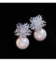 Monemel Swarovski Taşlı İnci Detaylı Kristal Küpe (Altın Kaplama) Sevgililer Günü Hediyesi