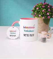 Laboratuvar Teknikeri Kupa Bardak Pembe ve Anahtarlık