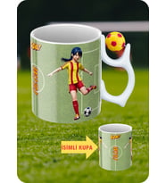 Sarı Kırmızı Futbol Toplu Sarı Kırmızı Forma Kadın Futbolcu Taraftar İsimli Baskılı Kupa Bardak