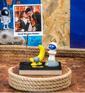 Astronot Tasarımlı Masaüstü Notluk