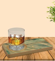 BK Gift Kişiye Özel Mermer Tasarımlı Doğal Ahşap Tabaklı Viski Bardağı Sunum Seti Model 2