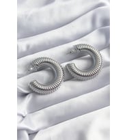 Pirinç Gümüş Renk İşleme Halka Model Kadın Küpe - TJ-BKP8243
