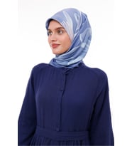 Serin Esinti Model Eşarp 100x100 Cm