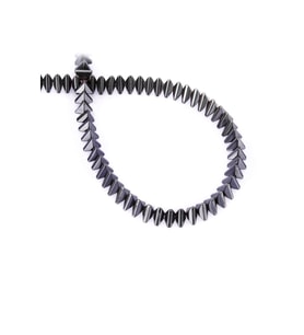 Hematit Doğal Taş Füme Üçgen Kesim 6x3mm Dizi