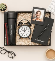 Kişiye Özel Fotoğraflı Çerçeve,Defter,Kalem,Masa Saati Ve Termos Hediye Seti (Siyah)