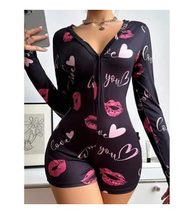Arias Closet Pamuklu Kırmızı Öpücük ve Kalp Desenli Düğmeli Uzun Kol Tulum Pijama
