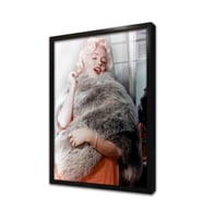 Renkli Marilyn Monroe Çerçeveli Cam Tablo